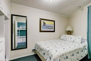 1 bedroom, iron/ironing board, free WiFi, bed sheets - It's a Shore Thing (Galveston)