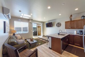 Interior - Wonderful Triplex Unit With Spectacular Lake View! (Valley)