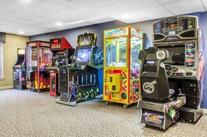 Game room - The Suites at Hershey (Hershey)