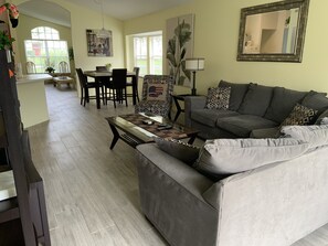 TV - Summer State Of Mind - NEW Pool Home (Haines City)