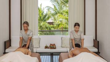 Couples treatment rooms, sauna, steam room, body treatments