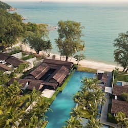 7 outdoor pools, open 10:00 AM to 7:00 PM, pool umbrellas, sun loungers