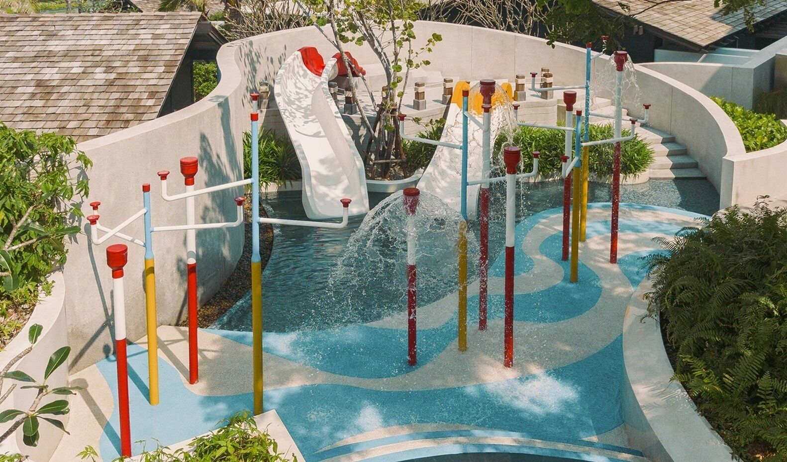 7 outdoor pools, open 8:00 AM to 7:00 PM, pool umbrellas, sun loungers