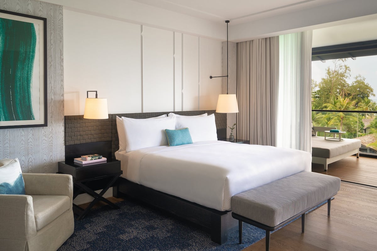 Premium bedding, down comforters, memory foam beds, free minibar items