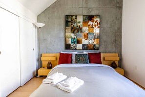 2 bedrooms, iron/ironing board, travel crib, WiFi