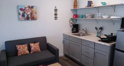 Groveport Resort/Waterfront Cabin C/Newly Remodeled