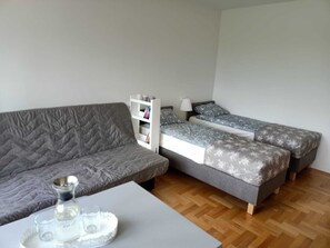 9 chambres, fer et planche à repasser, Wi-Fi, literie fournie