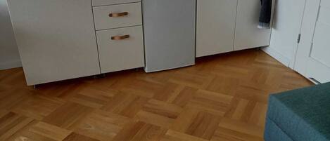 Cookware/dishes/utensils