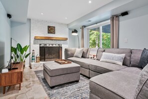 Smart TV, fireplace, ping pong, offices