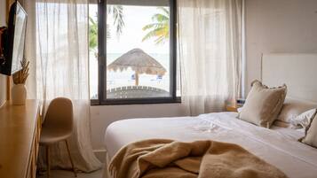 2 chambres, coffres-forts dans les chambres, bureau, lit parapluie