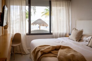 2 chambres, coffre-fort, bureau, lit de bébé portatif