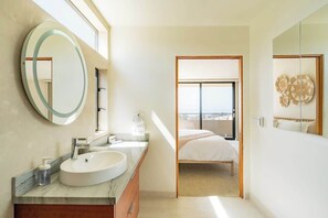 Combined shower/tub, hair dryer, towels - Stunning 5BR Terrace Home | Incredible Ocean Views (Del Mar)