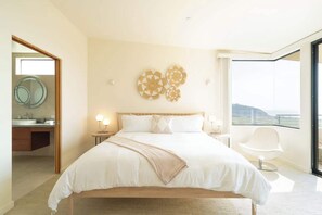 5 bedrooms, desk, iron/ironing board, travel crib - Stunning 5BR Terrace Home | Incredible Ocean Views (Del Mar)