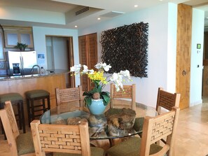 Dining - Unsurpassed ocean views - 11th floor Tessoro 1102 (Puerto Peñasco)