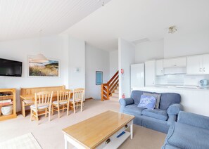 Cottage | Living area