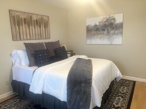 2 bedrooms, iron/ironing board, travel cot, free WiFi