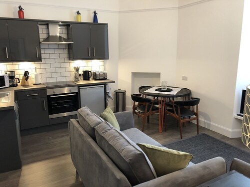 City Apartment - No.2 May Court
