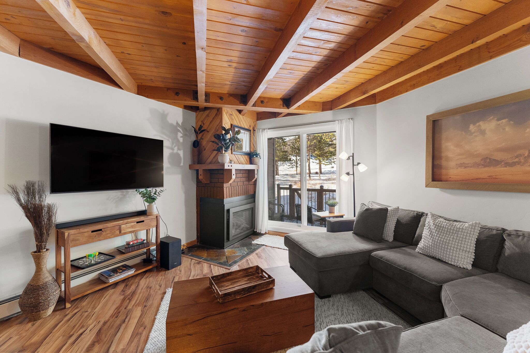 Condo (2 Bedrooms) | Property amenity