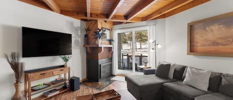 Condo (2 Bedrooms) | Property amenity