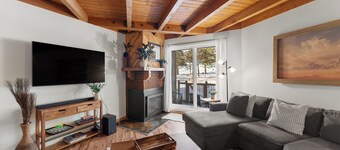 Treehouse #107, Building G by Summit County Mountain Retreats