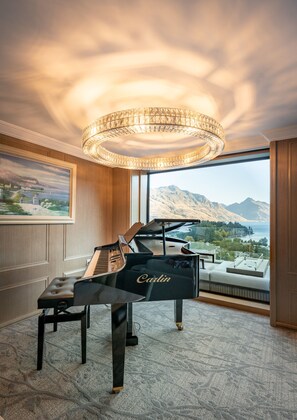 Presidential Suite | Living area - The Carlin Boutique Hotel (Queenstown)
