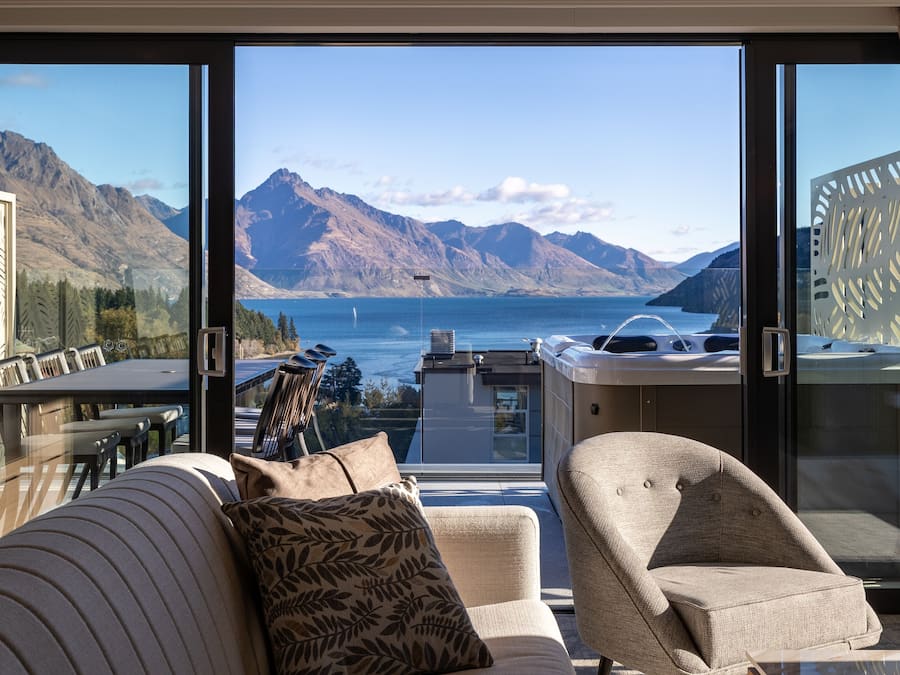 Bayview Suite | Egyptian cotton sheets, premium bedding, down duvets, pillow-top beds