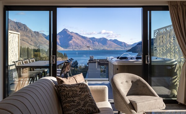 Bayview Suite - The Carlin Boutique Hotel (Queenstown)