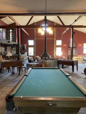 Games room - Mountain & River Ranch Getaway 1500 private acres (Covelo)