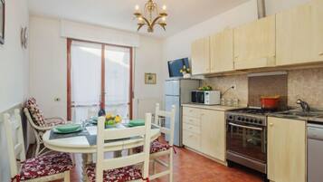 Frigorifero, microonde, forno, lavastoviglie