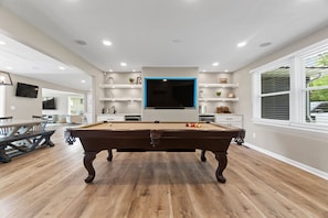 Games room - Totally Renovated! Luxury Lakehouse on Snow Lake  (Fremont)