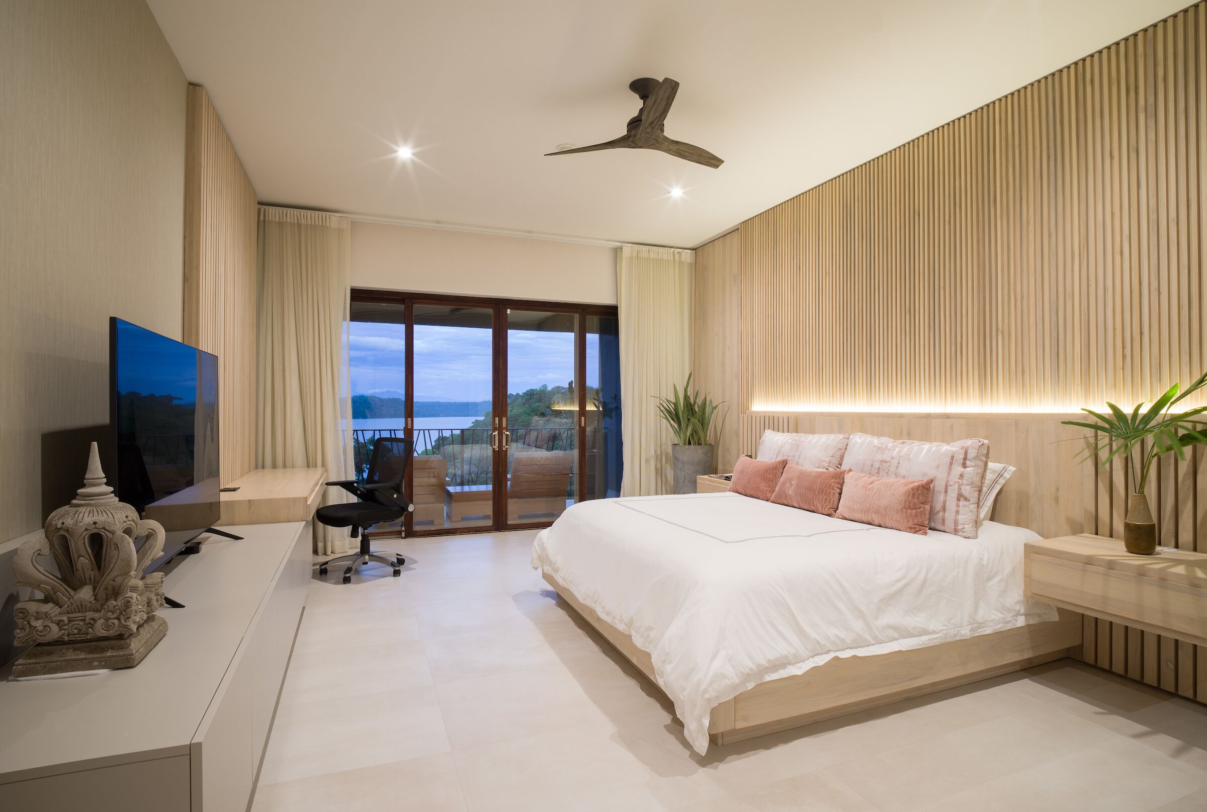 3 Schlafzimmer, Zimmersafe, Schreibtisch, Bügeleisen/Bügelbrett