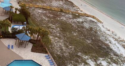 Romantic One-bedroom Condo in Orange Beach - Beautiful Gulf-front Views.