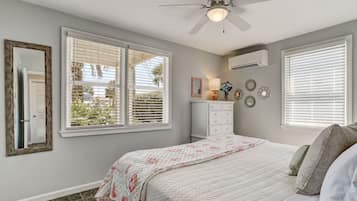 2 chambres, bureau, fer et planche Ă repasser, lit parapluie