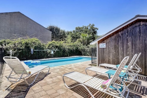 South Beach Cabana Down | Patio | Pool | Across Street from Beach