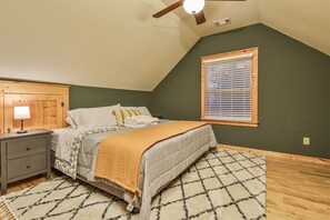 7 bedrooms, iron/ironing board, free WiFi, bed sheets - The Ellijay Lodge | Ellijay, GA (Ellijay)