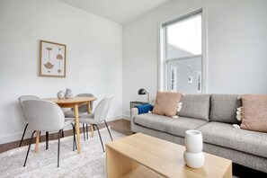 Fernseher, Stereoanlage