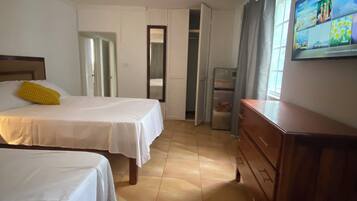 1 bedroom, iron/ironing board, WiFi