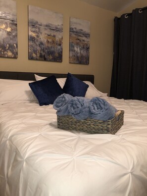 4 habitaciones, tabla de planchar con plancha, wifi y ropa de cama