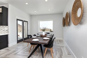 Dining - Bonneville Salt Flats Secluded Luxury Modern Home! Hot Tub! (Wendover)