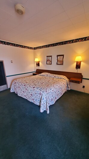 Habitación clásica | Escritorio, wifi gratis y ropa de cama 