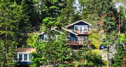 Comfort and Convenience. Family and pet friendly. Close to the action!