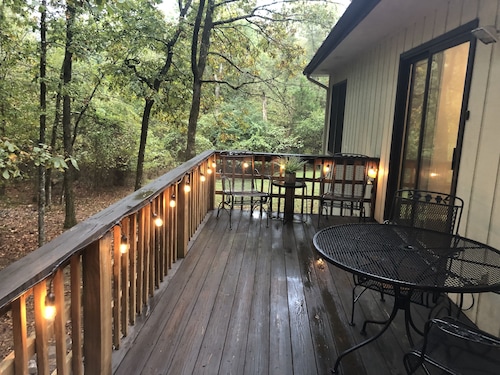 The Treehouse - Cozy Cottage in the Woods