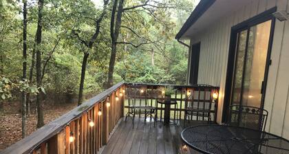 The Treehouse - Cozy Cottage in the Woods