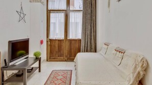 1 chambre, fer et planche à repasser, accès Internet, draps fournis