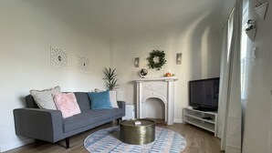 Smart TV, books, offices