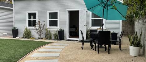 تناول الطعام بالخارج