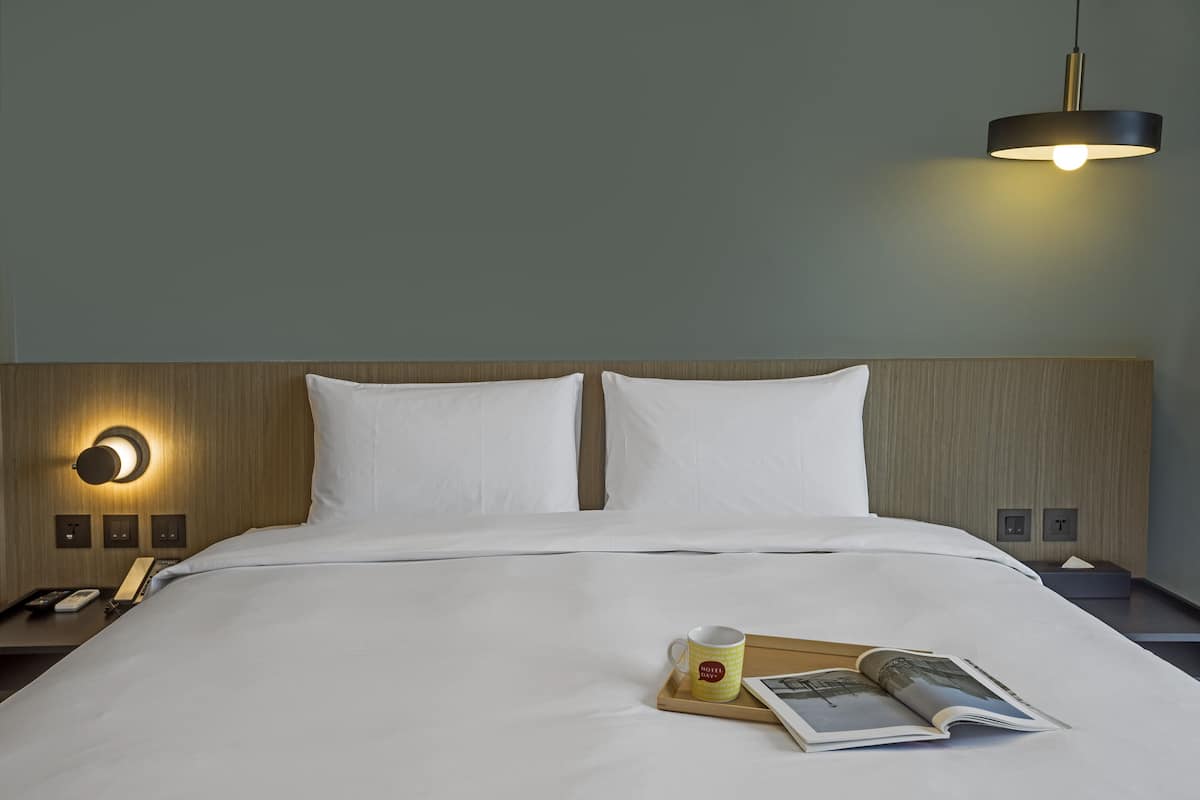 Habitación básica doble, 1 cama de matrimonio | Wifi gratis y ropa de cama