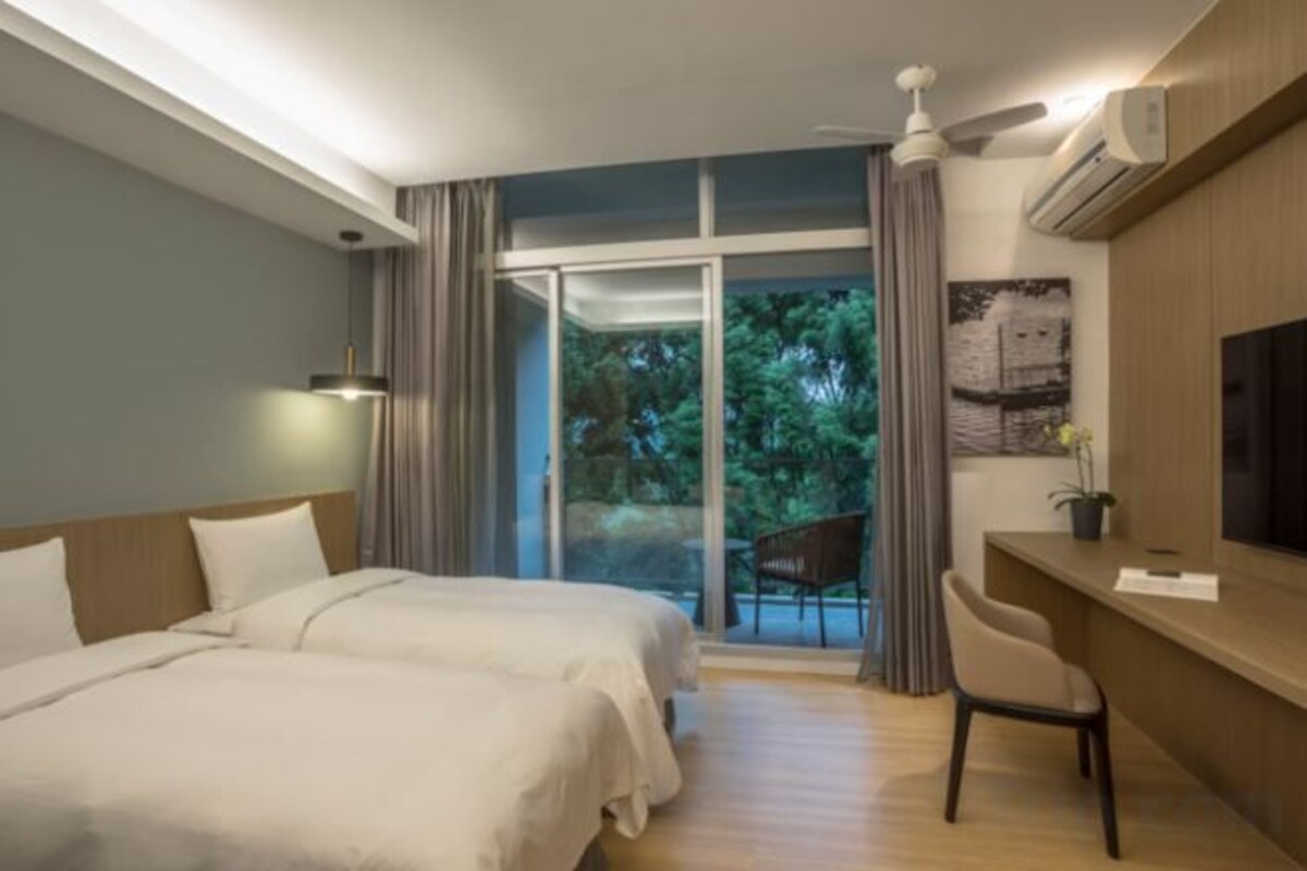 Leshan Standard Twin Room