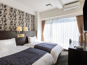 Quarto duplo, para não fumantes | Cortinas blackout, Wi-Fi de cortesia, roupa de cama