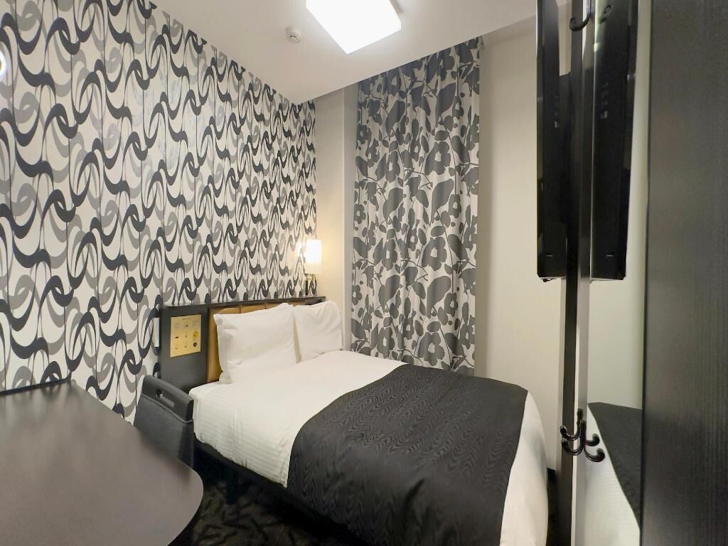 Desk, blackout drapes, free WiFi, bed sheets